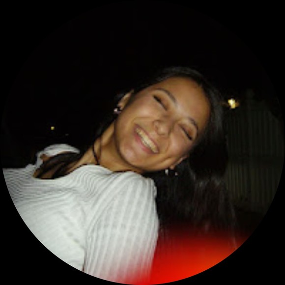 Profile Picture of America Sheng (@america_sheng) on Poshmark