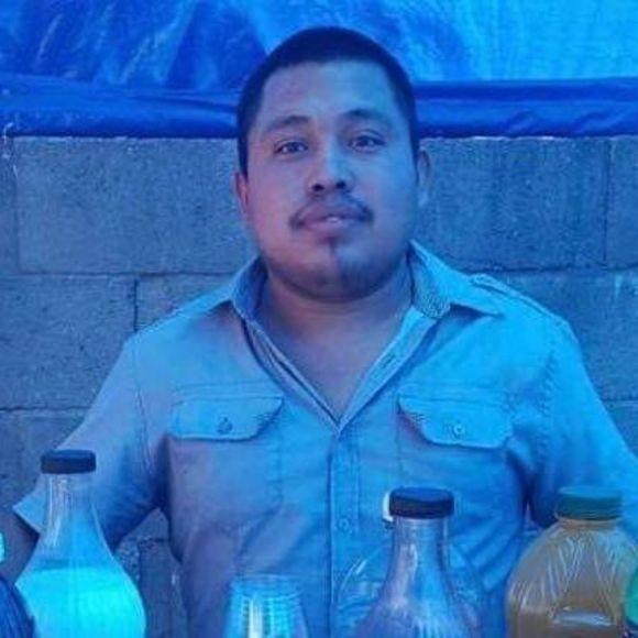 Profile Picture of Gualterio Santos (@gualteriosantos) on Poshmark