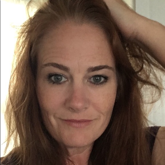 Profile Picture of Rachel Davis (@redavis2525) on Poshmark