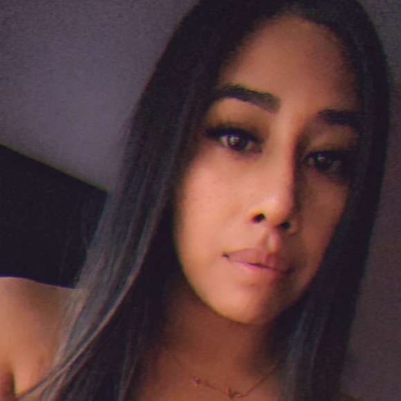 Profile Picture of Nely Ramirez (@xonelyxo) on Poshmark