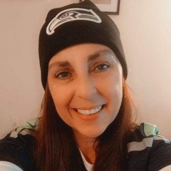 Profile Picture of Tonya Brucell (@tonya_brucell) on Poshmark