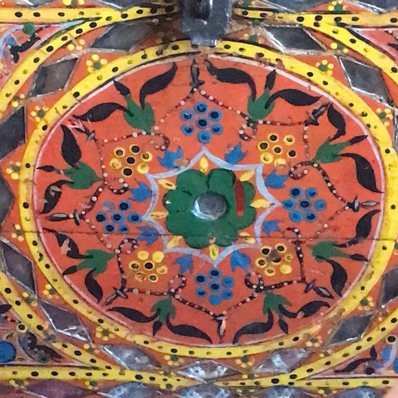 Profile Picture of Whitney Gonzalez (@whitneygo) on Poshmark