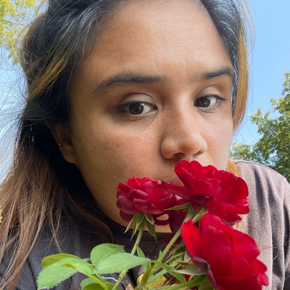 Profile Picture of Jasmine Becerril (@jasmineg0820) on Poshmark