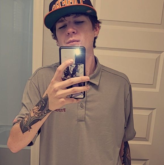 Profile Picture of Namikaze Dylan (@namikaze2000) on Poshmark