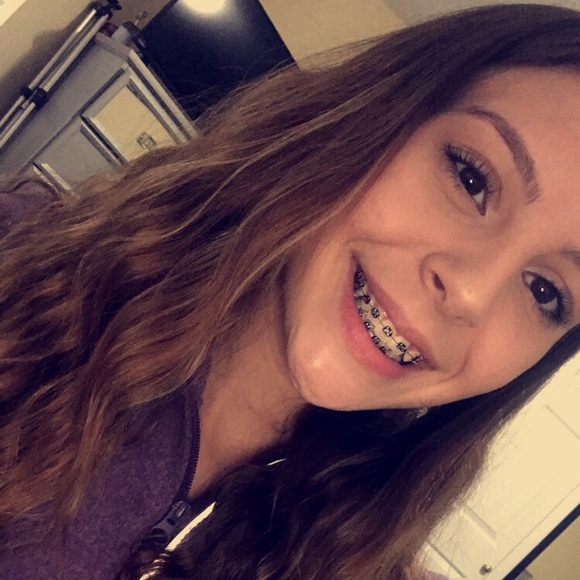 Profile Picture of Taylor Tanner (@ttayann) on Poshmark