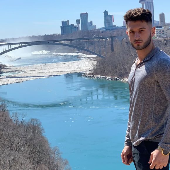 Profile Picture of Veysal Mukhtasimov (@veysal98) on Poshmark