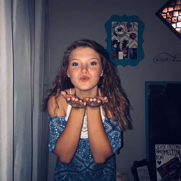 Profile Picture of Kaileah Harkins (@kaileahsh) on Poshmark