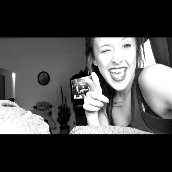 Profile Picture of Hannah Knight (@hannahnk) on Poshmark