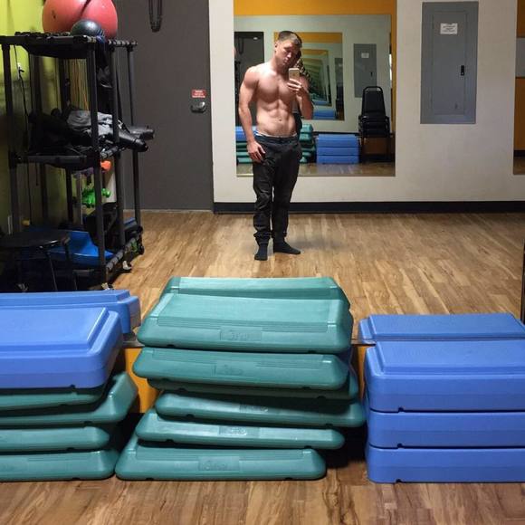 Profile Picture of Jacob Armstrong (@jacobarmstrong) on Poshmark