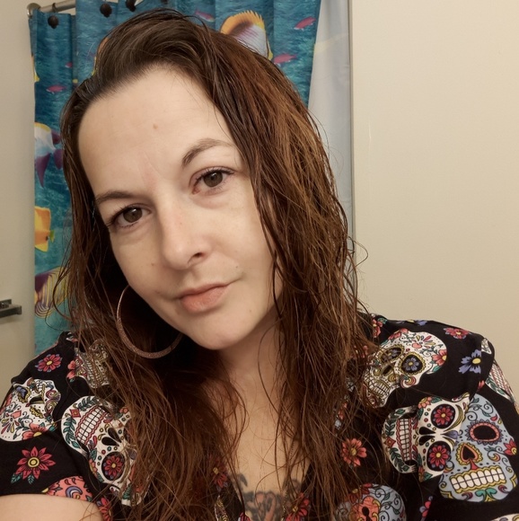 Profile Picture of Jamie Shoemaker (@jamiejo38) on Poshmark