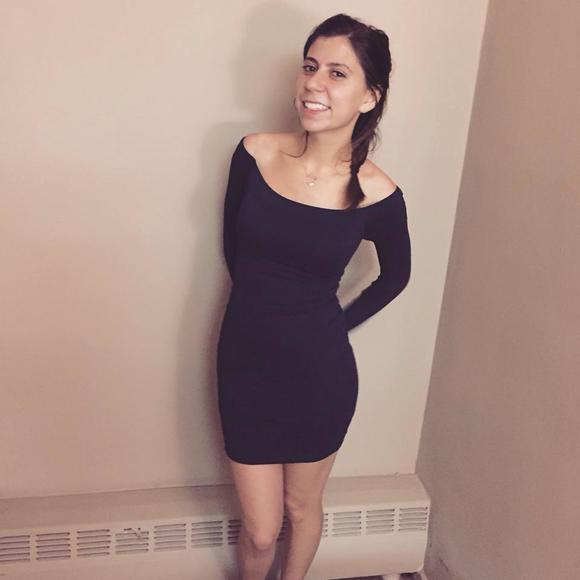 Profile Picture of Nikki Reiff (@nikkireiff) on Poshmark