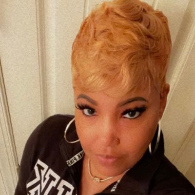 Profile Picture of  ❤Sherrie Madkins ❤️ (@Sherrie_Marie1) on Twitter