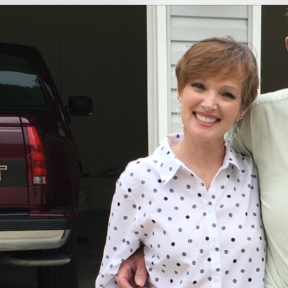 Profile Picture of Pam Leach (@pleach2) on Poshmark