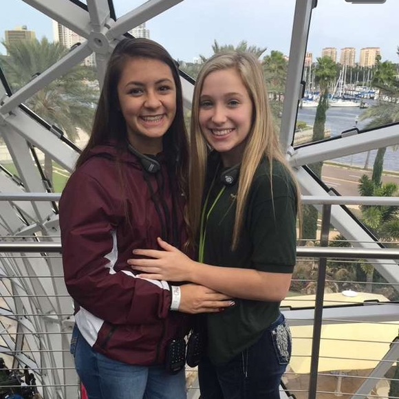 Profile Picture of Lien Nguyen (@superchinkylien) on Poshmark