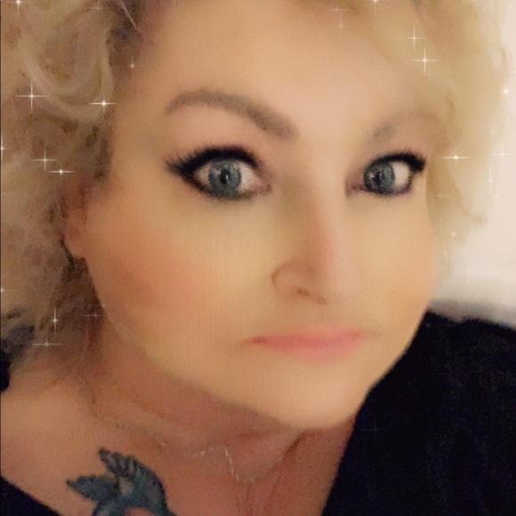 Profile Picture of Patricia Vandyke (@trishvandyke62) on Poshmark