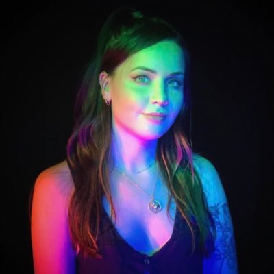 Profile Picture of Carolinecox (@carolinecox) on Twitter