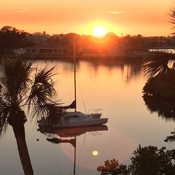 Profile Picture of Susan Fiyalko (@susan_fiyalko) on Poshmark