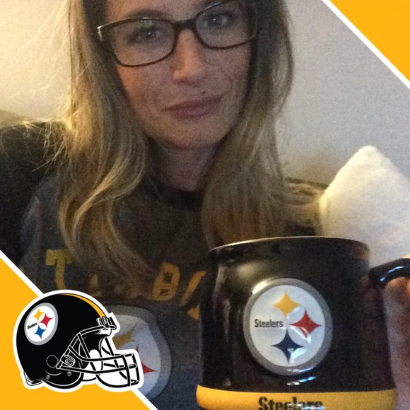 Profile Picture of Ashley Leacock (@cutiepie_155) on Poshmark