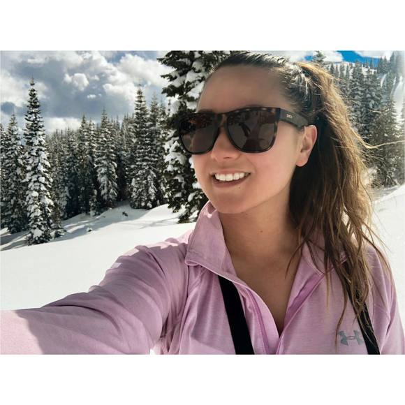 Profile Picture of Camille Liu (@snowbunny1993) on Poshmark