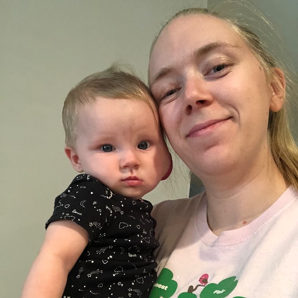 Profile Picture of Amanda Sturm (@amandahardy7757) on Poshmark