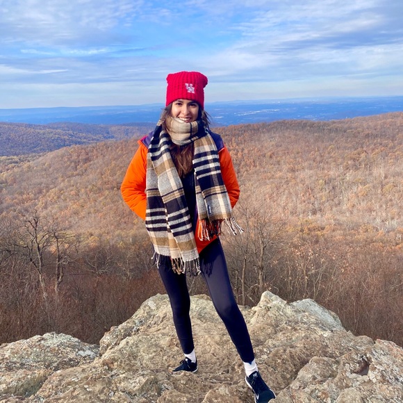 Profile Picture of Lorena Del toro (@muffiin01) on Poshmark