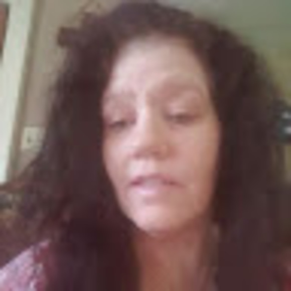 Profile Picture of Leeanne Goshern (@goshernleeanne) on Poshmark