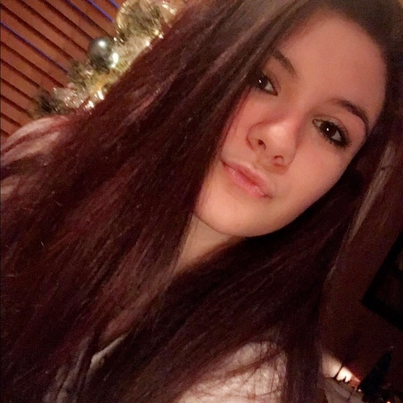 Profile Picture of Brianna Popp (@b_popp) on Poshmark