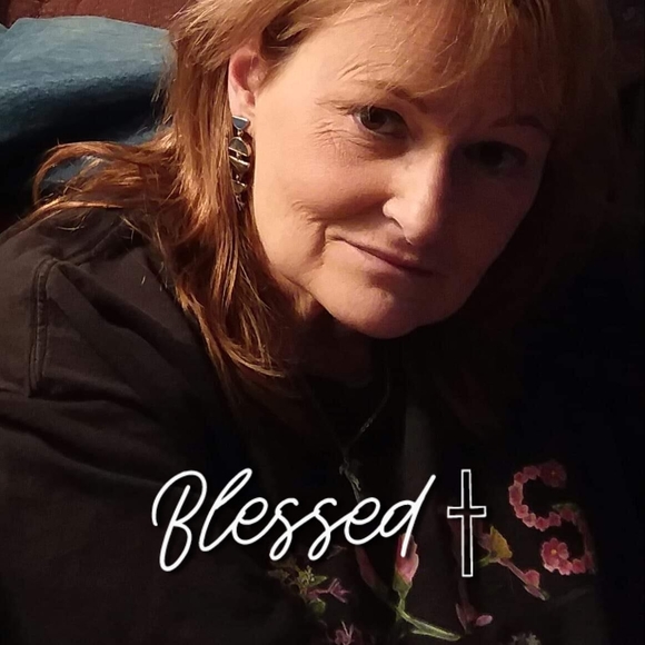 Profile Picture of Kari Jones (@1cponkj) on Poshmark