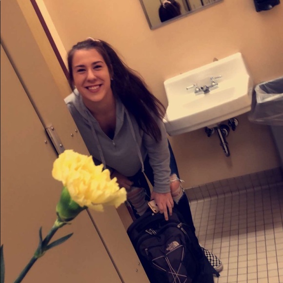 Profile Picture of Jenna Rudnik (@jenna_rudnik) on Poshmark