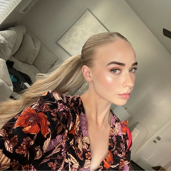 Profile Picture of Makayla Wright (@makaylawrightco) on Poshmark