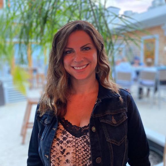 Profile Picture of Melissa Labriola richards (@labriola81) on Poshmark