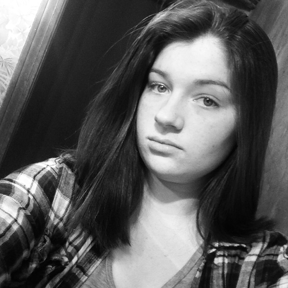 Profile Picture of Abby Mcverry (@abbymcverry) on Poshmark