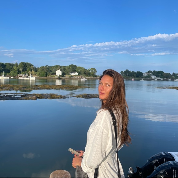 Profile Picture of Megan Abrigo (@hangerappeal) on Poshmark