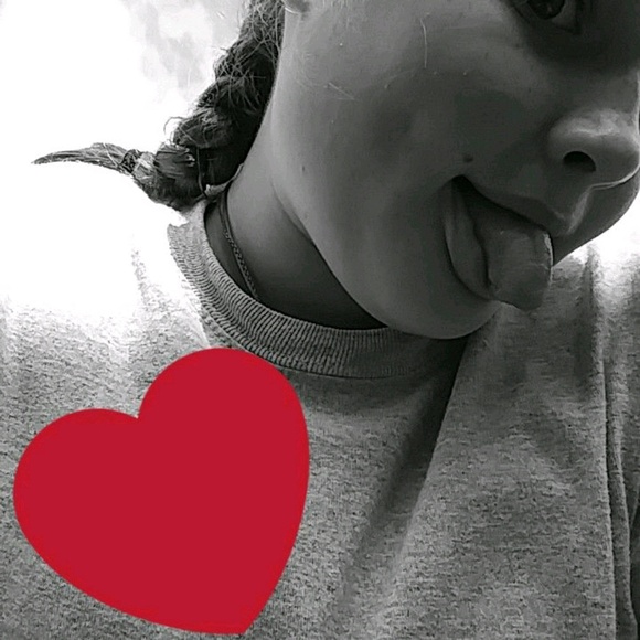 Profile Picture of Lexi Parrish (@lexi13parrish) on Poshmark