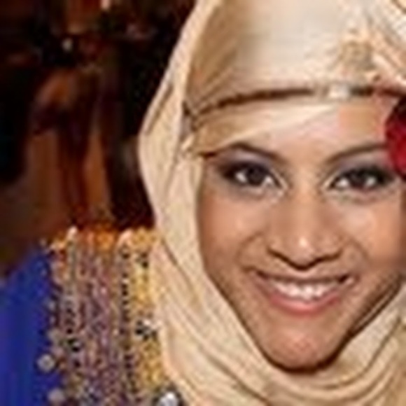 Profile Picture of Tasnim Mowlana (@tazmowlana) on Poshmark