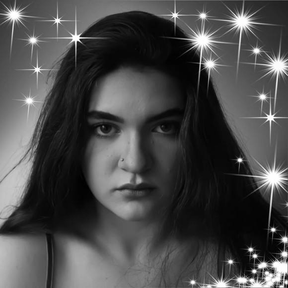 Profile Picture of Genesis Valentin (@genesisvalentin) on Poshmark