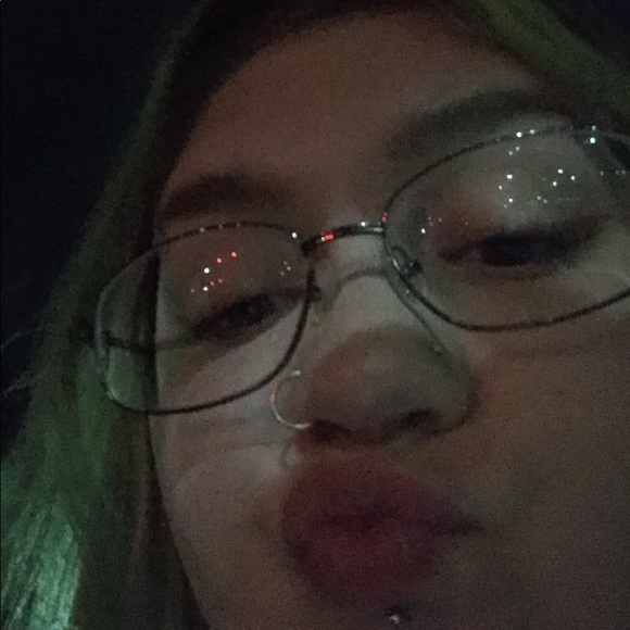 Profile Picture of Daisyn Hatchell (@htchdsn) on Poshmark