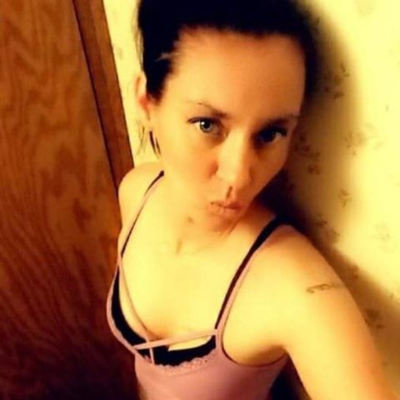 Profile Picture of Candice Malone (@cm2225800) on Poshmark