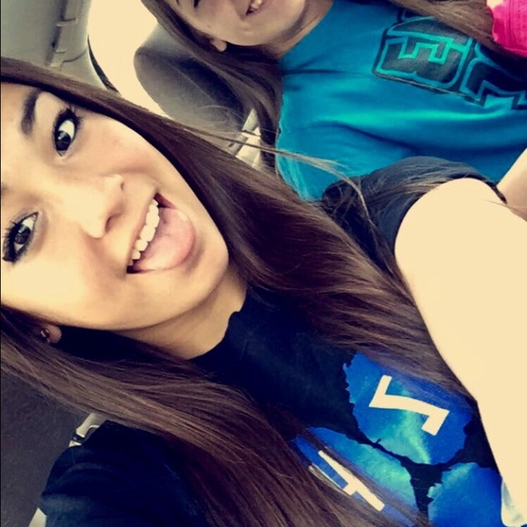 Profile Picture of Jasmine Mirabelli (@jas_mirabelli) on Poshmark