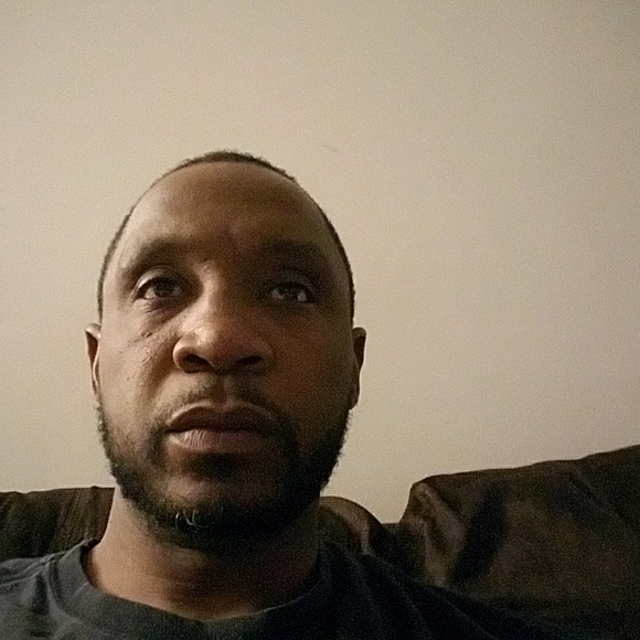 Profile Picture of Larome Brown (@rometoya7577) on Poshmark