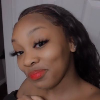 Profile Picture of Alexa Richardson  💋 (@alexaaunique) on Twitter