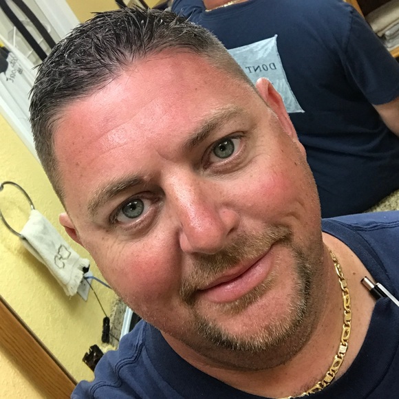 Profile Picture of Thomas Dahn (@lamdeck) on Poshmark
