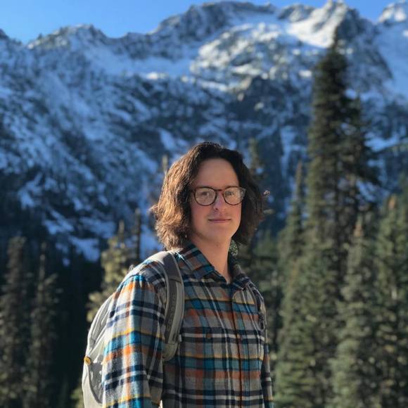 Profile Picture of Kirill Chumov (@chewychumov) on Poshmark