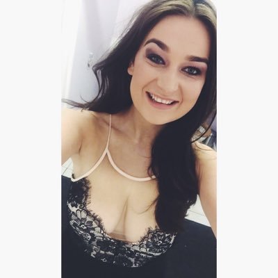 Profile Picture of Jessica Butler (@JessicaButlerOx) on Twitter