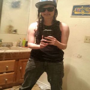 Profile Picture of Courtney Scholle (@cschol02) on Myspace