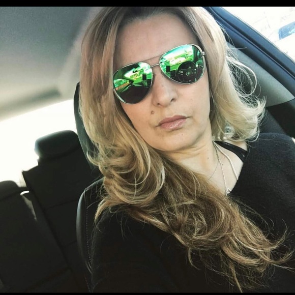 Profile Picture of Camille Berdis (@camilleberdis) on Poshmark