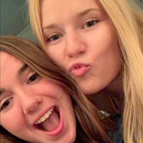 Profile Picture of Sarah Conroy (@sarahc71227) on Poshmark