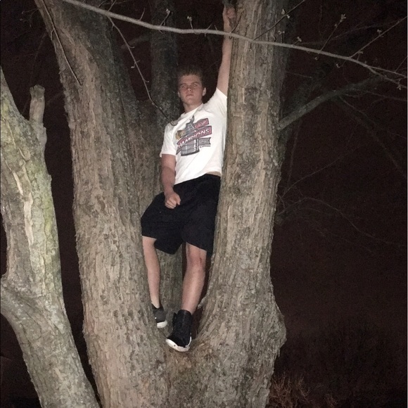 Profile Picture of Austin Longmire (@austang) on Poshmark