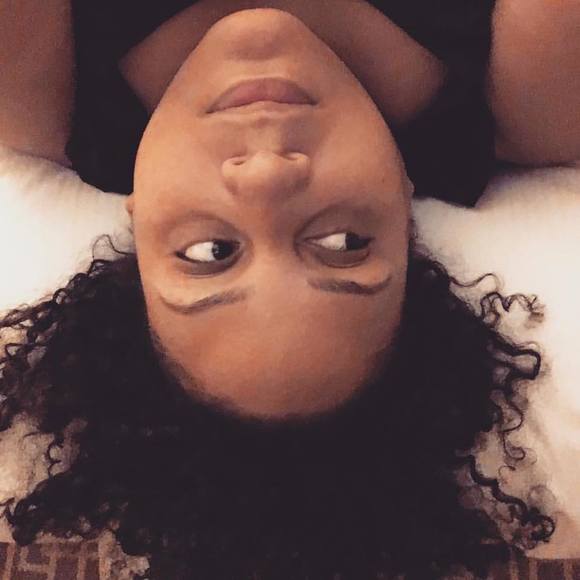 Profile Picture of Joanna Elizabeth (@jemgirl81) on Poshmark