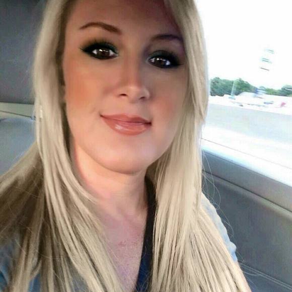 Profile Picture of Jennifer Wilby (@jenniferwilby) on Poshmark